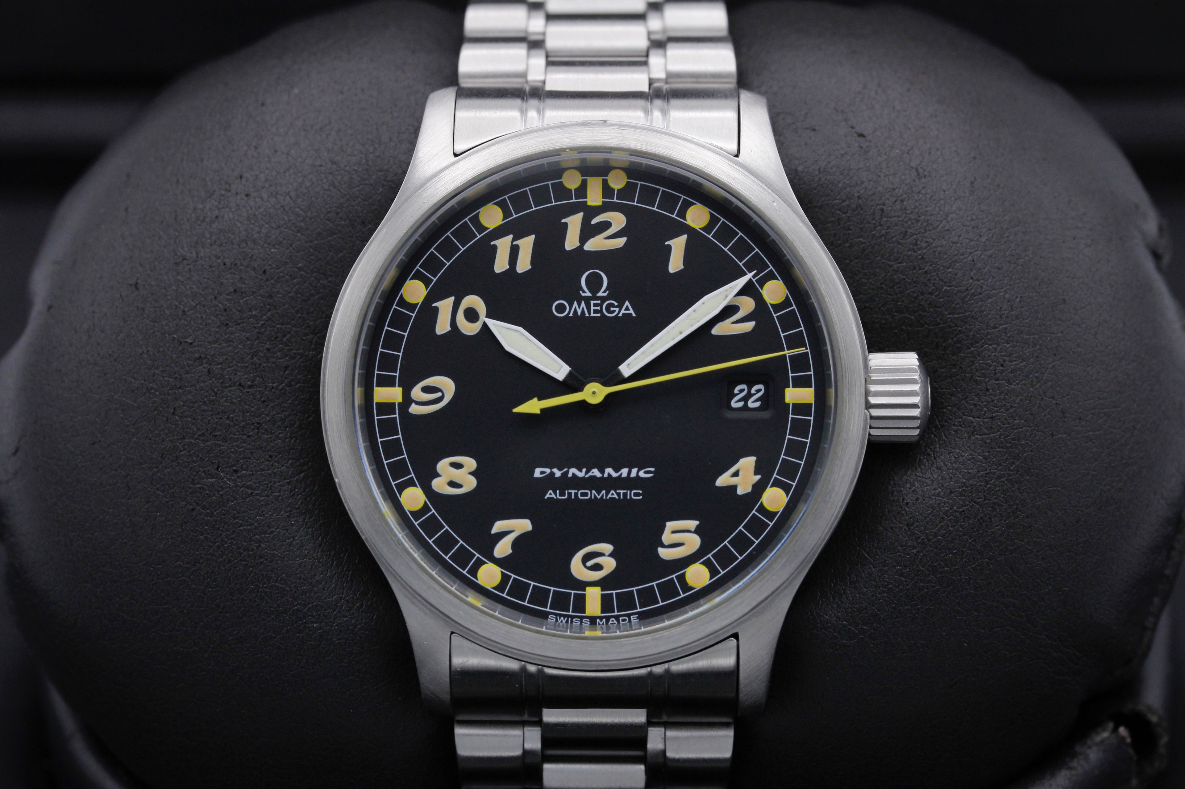 Pre-Owned Omega Omega Dynamic 5200.50 