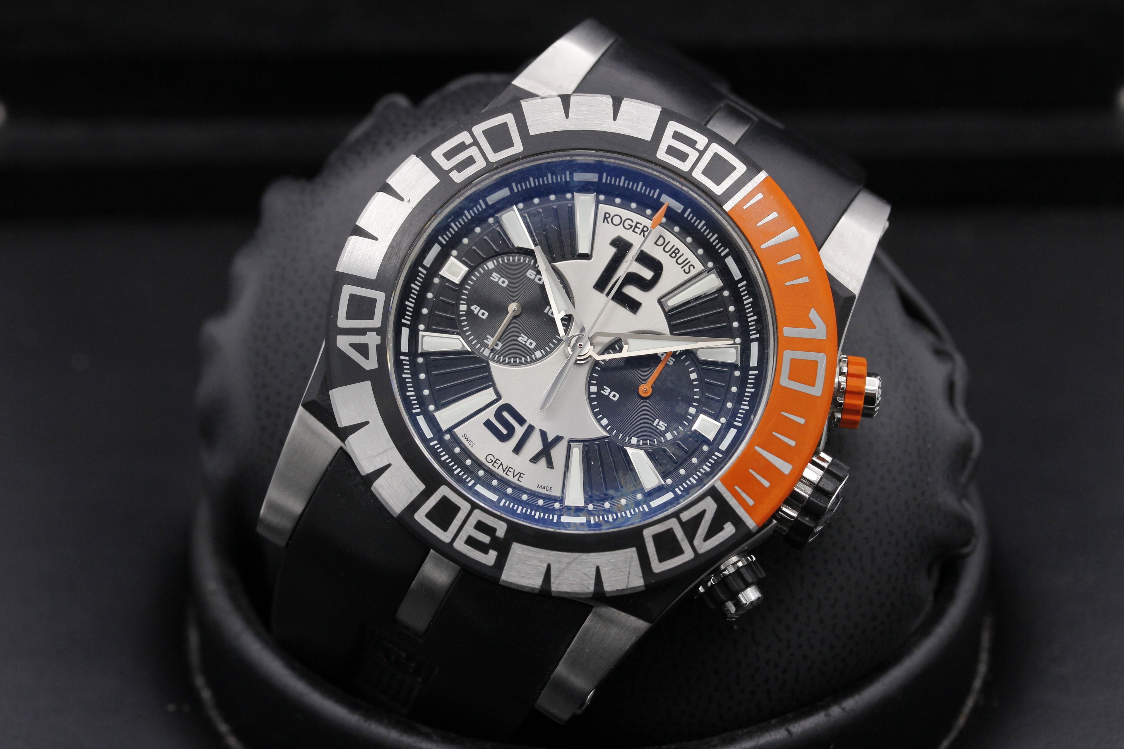 ribanoriです SED46-78-98-00/09A10/A Roger Dubuis Easy Diver 46mm Steel